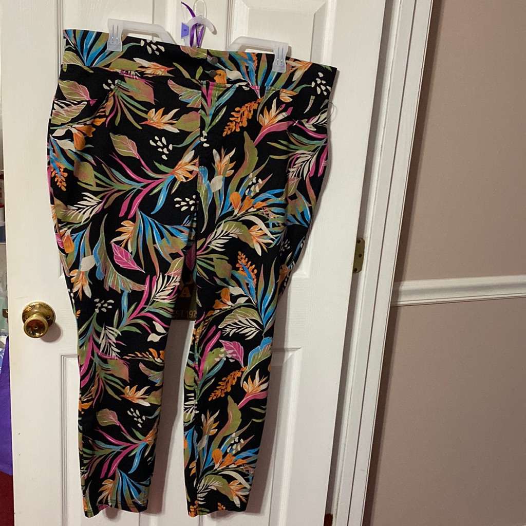 Plus Ladies Mid Rise Jegging, Size 2x(20w-22w)